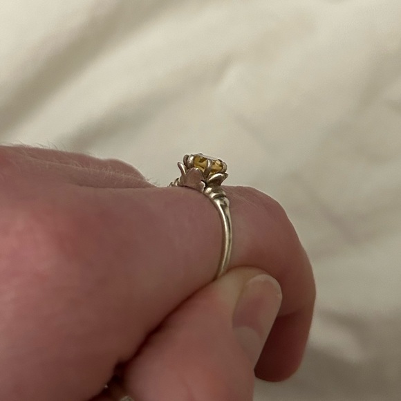 Beautiful Citrine Sterling Silver Ring - Picture 2 of 4
